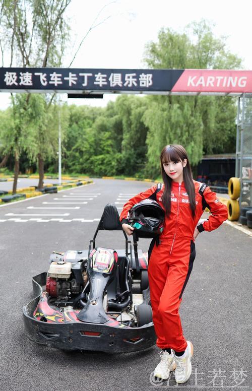 经开区激情开赛 全民女车手竞速上演 经开区激情开赛 全民女车手竞速上演