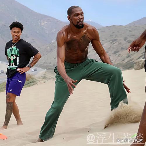 阿门谈杜兰特职业精神,赞其训练刻苦高效充满动力 阿门谈杜兰特职业精神,赞其训练刻苦高效充满动力