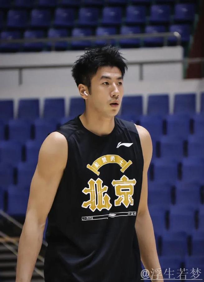 邹雨宸锁定胜局 北控力克山东 邹雨宸锁定胜局 北控力克山东